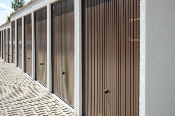 Remplacement de porte de garage basculante en PVC noir à Moirans